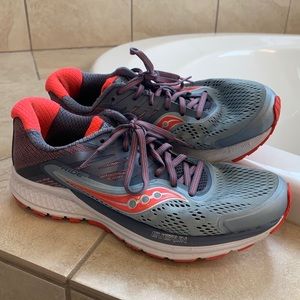Saucony Ride 10 running shoes